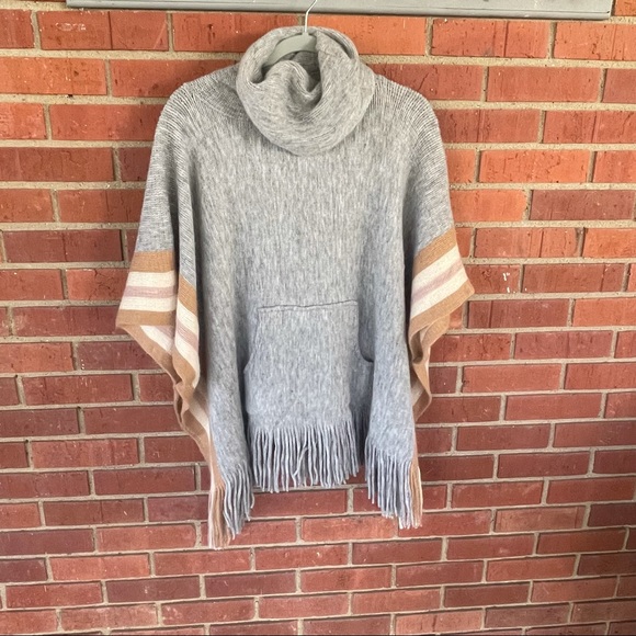 Steve Madden Sweaters - Steve Madden Poncho 🎉❤️Host Pick❤️🎉